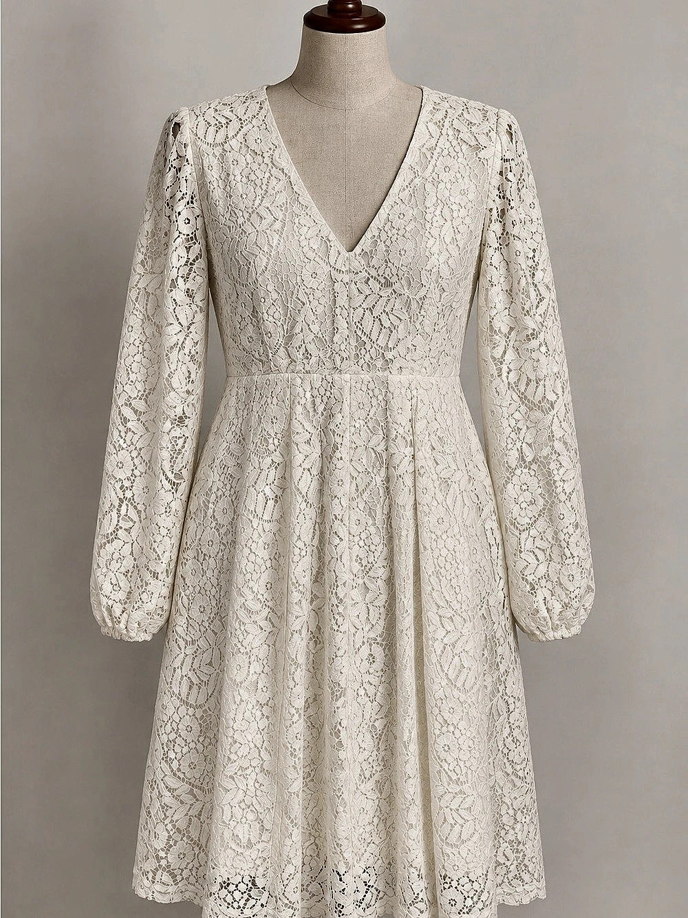 Floral Lace Midi Dress in Cream Like New